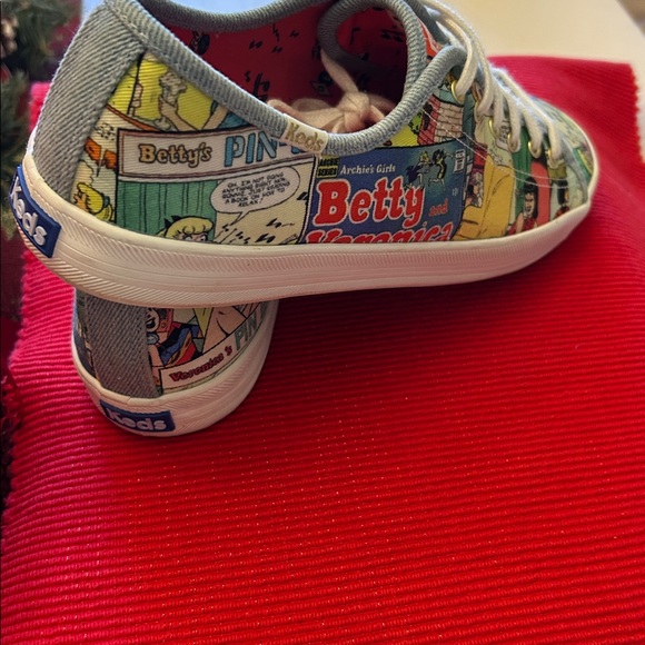 Keds Womens Vibrant Comic Sneakers - Picture 4 of 5